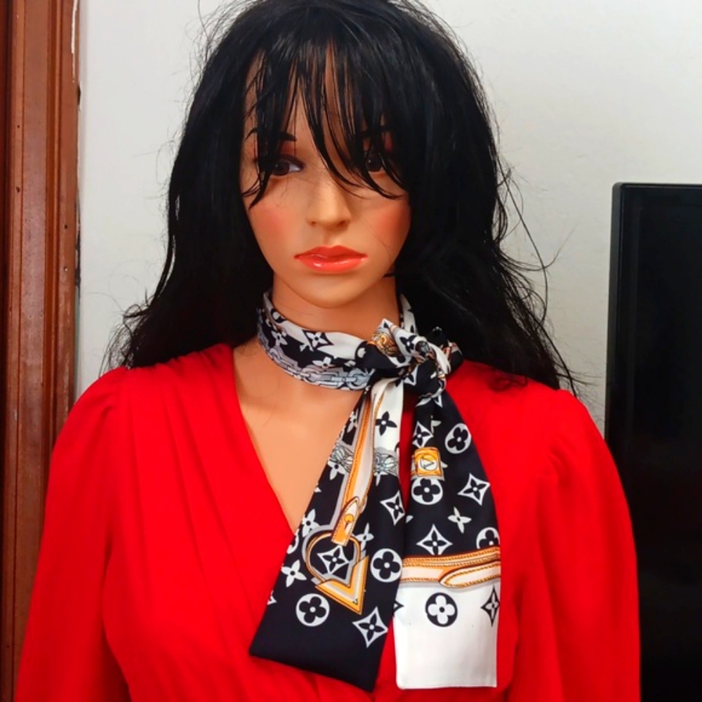 LOUIS VUITTON Scarf For Winter, Made In Paris - Picture 3 of 11